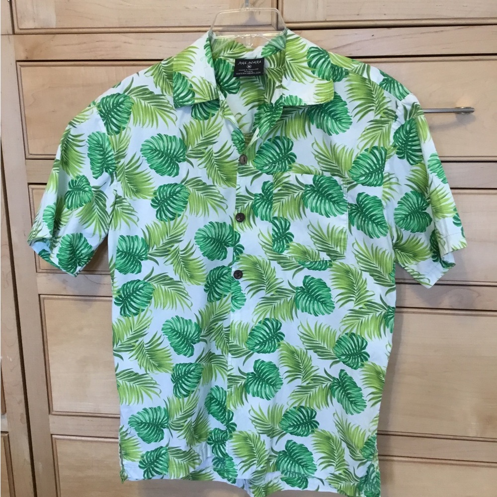 Max Mehra mens HAWAIIAN Shiirt size Medium. Cotton. Shades of green on cream.